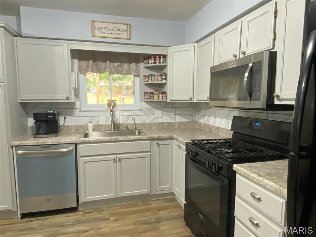 22 St George Drive Belleville, IL 62221 - Photo 8 of 65