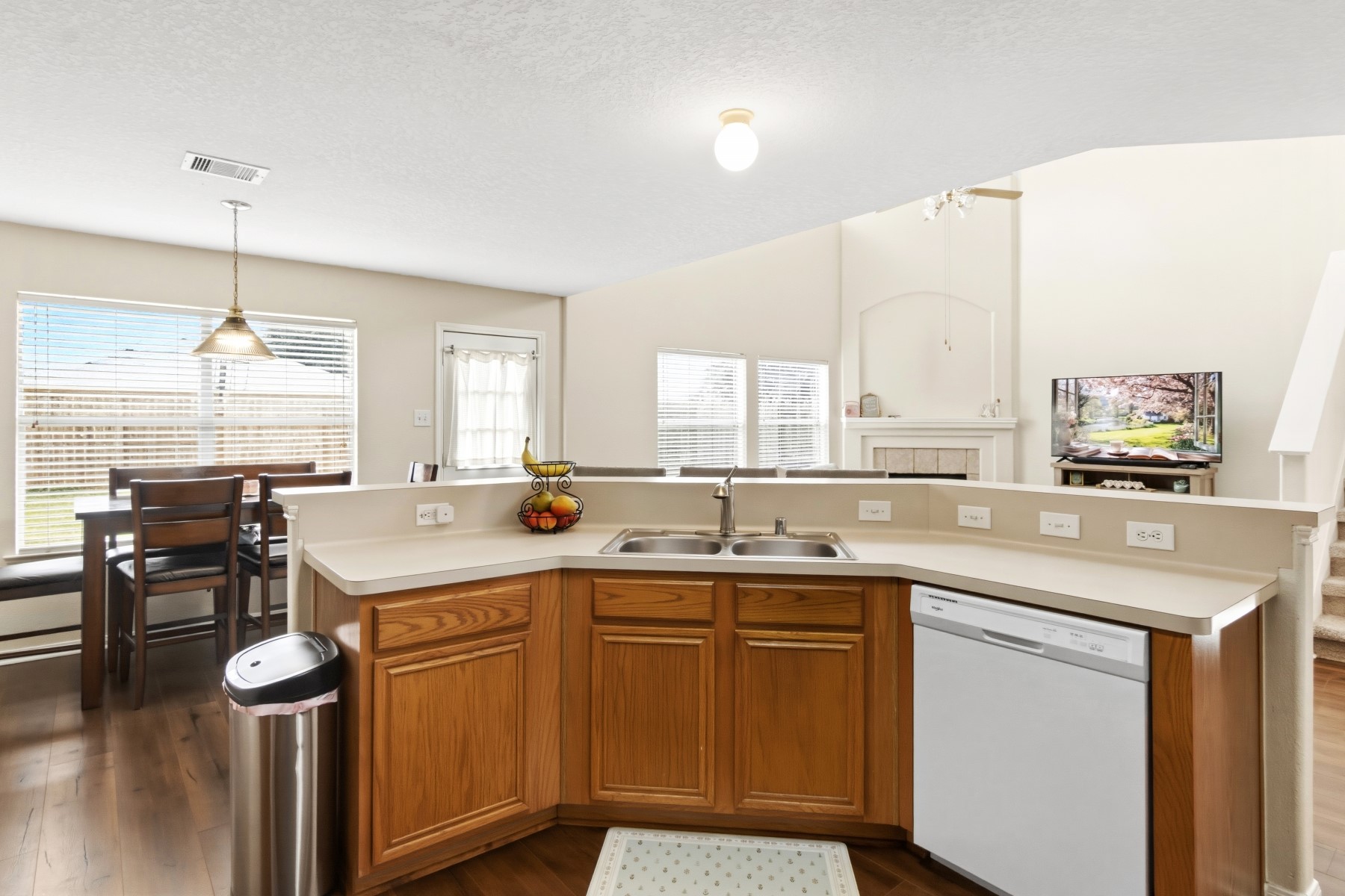 20214 Ribbonwood Point Court Tomball, TX 77375 - Photo 7 of 25