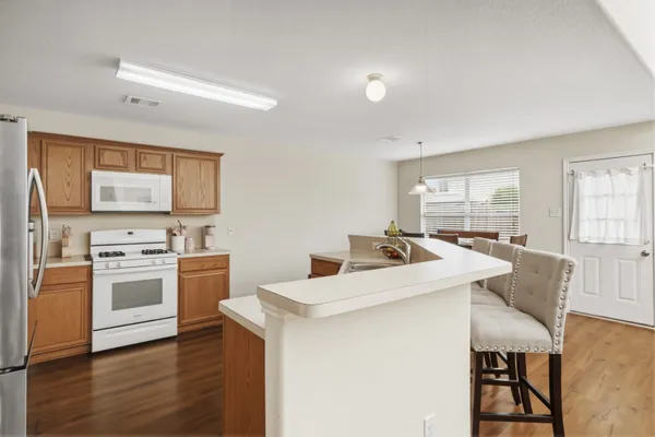 $2,400 | 20214 Ribbonwood Point Court, Tomball, TX 77375