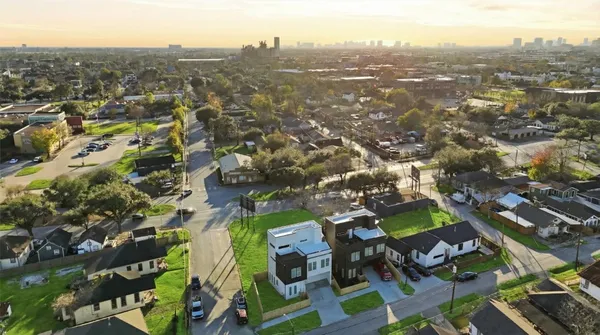 an aerial view of multiple house