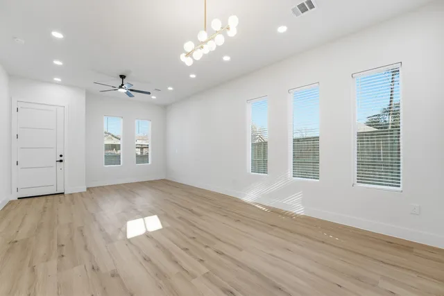 $2,900 | 4208 Fox Street, Houston, TX 77003