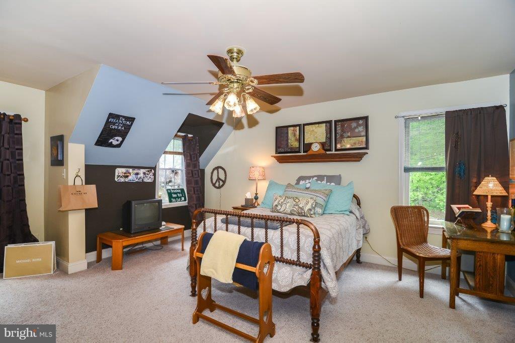 1403 Steeple Chase Road Downingtown, PA 19335 - Photo 31 of 37 Bedroom 4 Has En-Suite Full Bath!