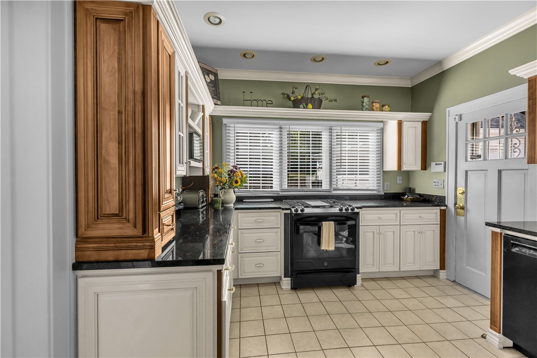 1810 West Wood Street Decatur, IL 62522 - Photo 12 of 48