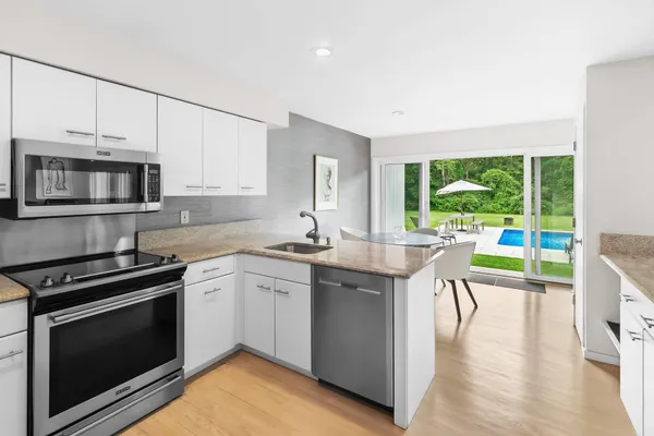 $30,000 | 10 Fox Hollow Drive, East Quogue, NY 11942