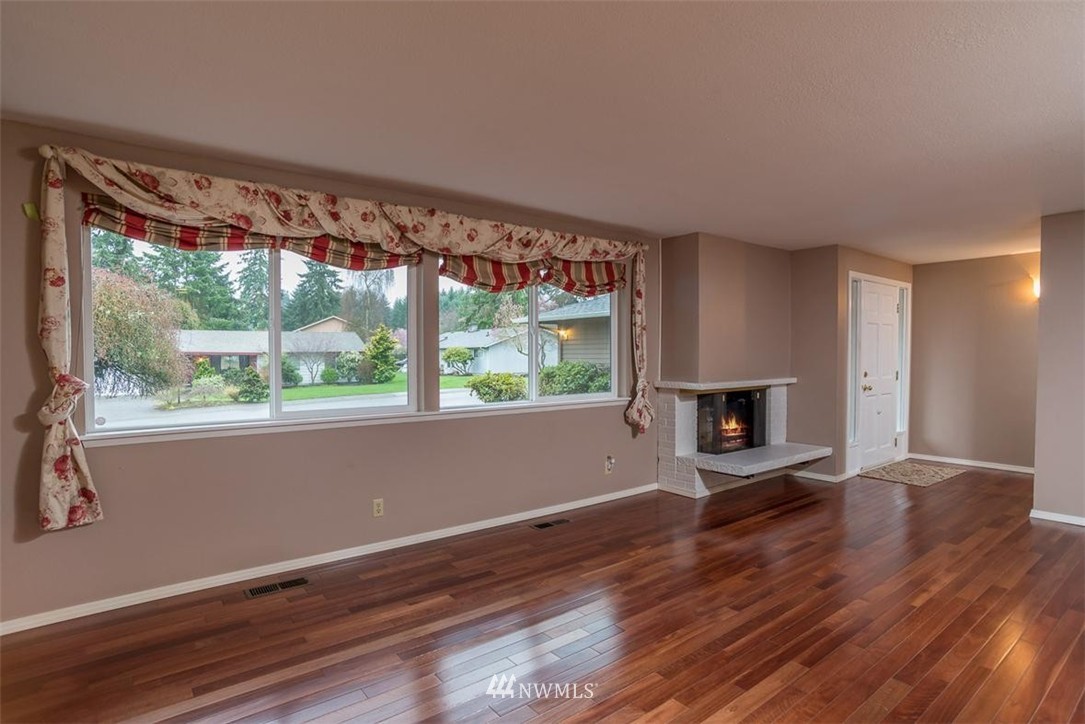 3922 Southwest 321st Street Federal Way, WA 98023 - Photo 2 of 17 Gallery Image 2