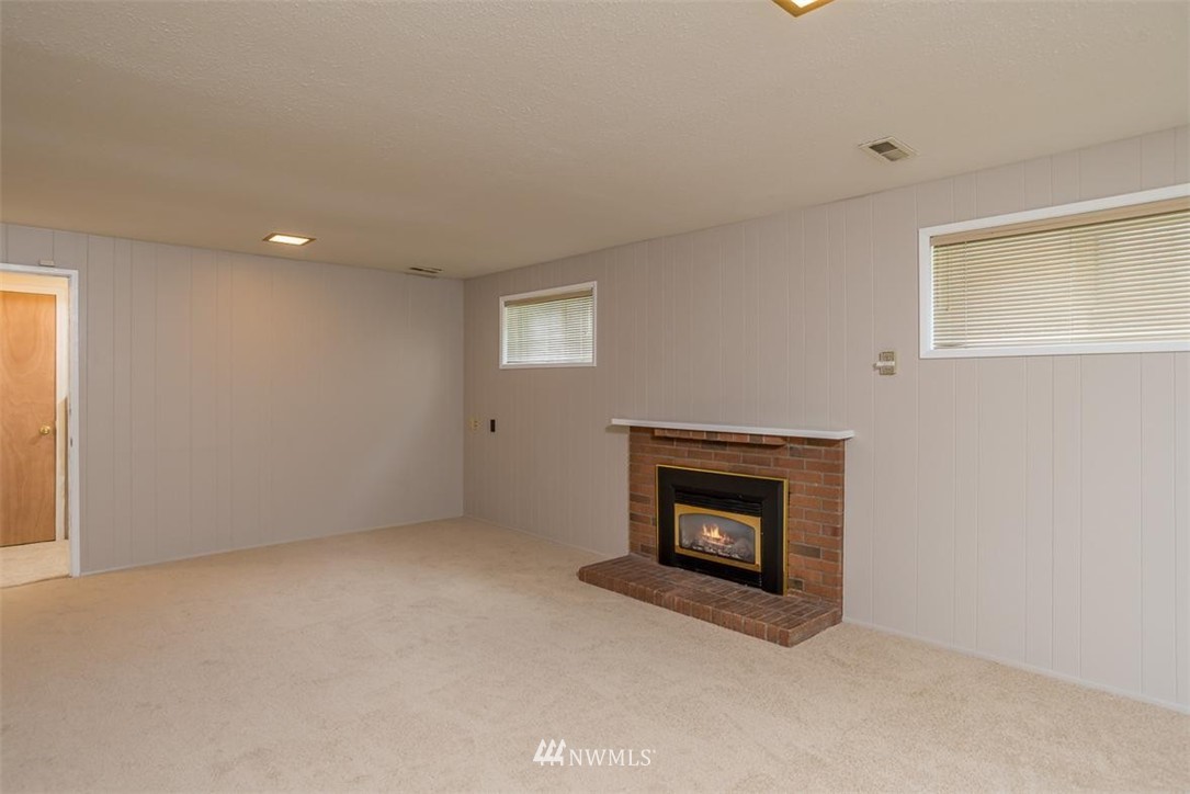 3922 Southwest 321st Street Federal Way, WA 98023 - Photo 12 of 17 Gallery Image 12