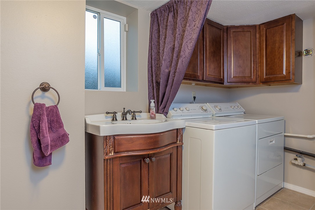 3922 Southwest 321st Street Federal Way, WA 98023 - Photo 15 of 17 Gallery Image 15