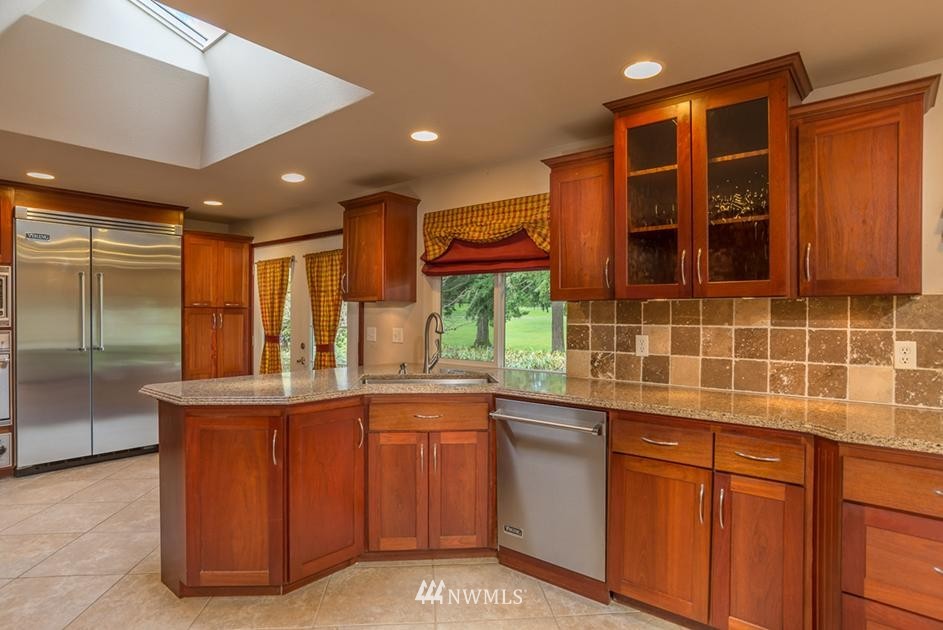 3922 Southwest 321st Street Federal Way, WA 98023 - Photo 4 of 17 Gallery Image 4