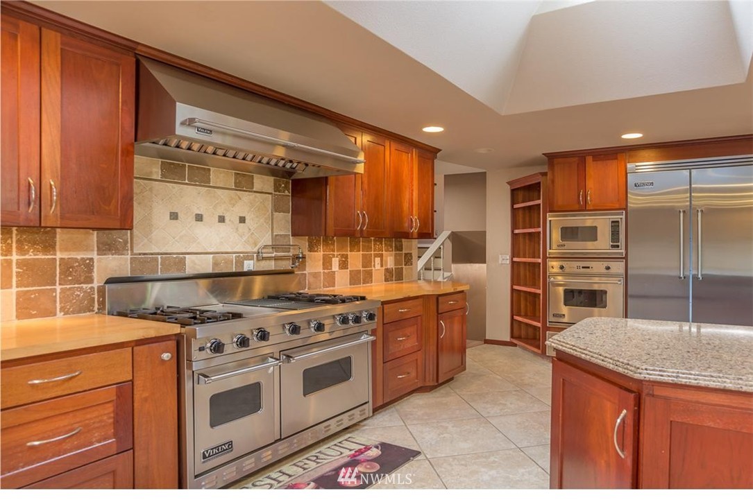 3922 Southwest 321st Street Federal Way, WA 98023 - Photo 5 of 17 Gallery Image 5