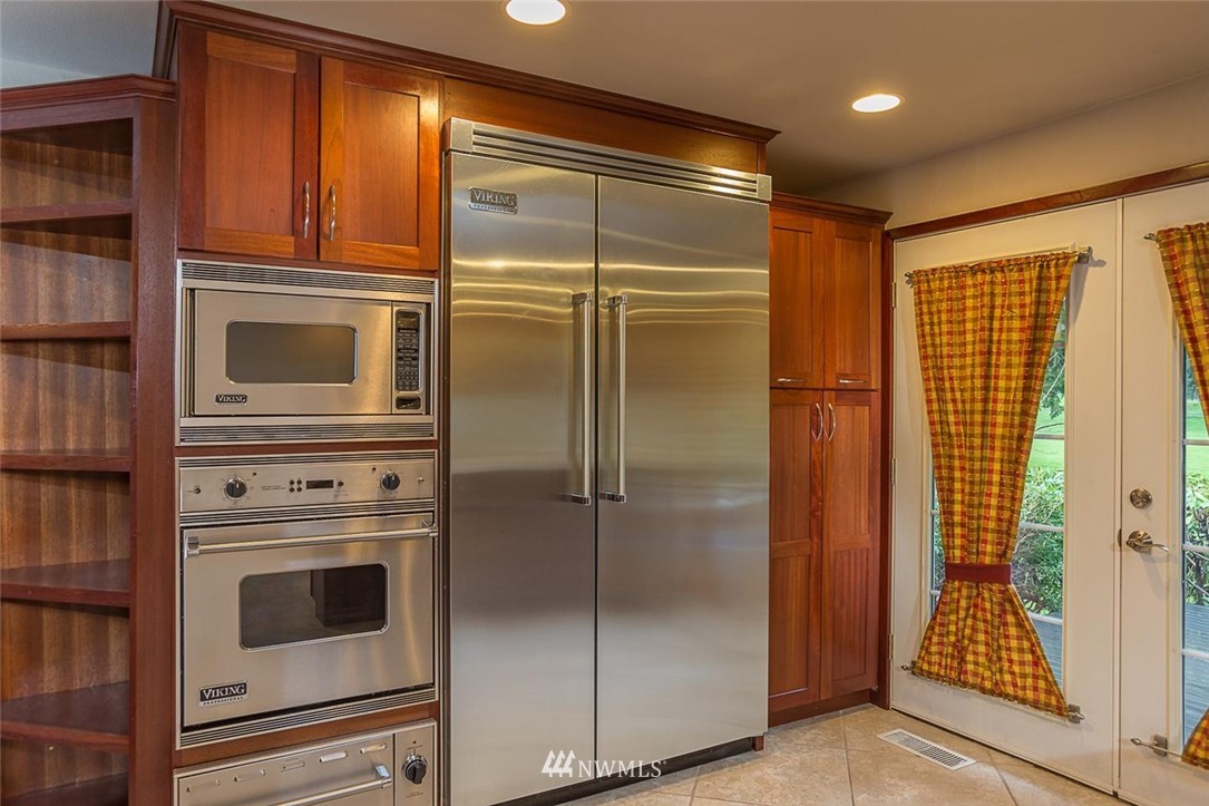 3922 Southwest 321st Street Federal Way, WA 98023 - Photo 6 of 17 Gallery Image 6