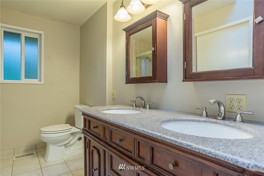 3922 Southwest 321st Street Federal Way, WA 98023 - Photo 10 of 17 Gallery Image 10