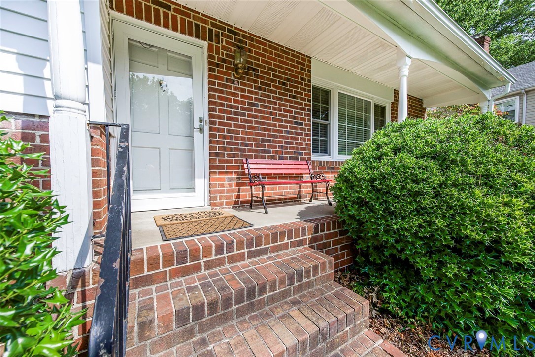 2402 Landon Road Henrico, VA 23294 - Photo 4 of 38