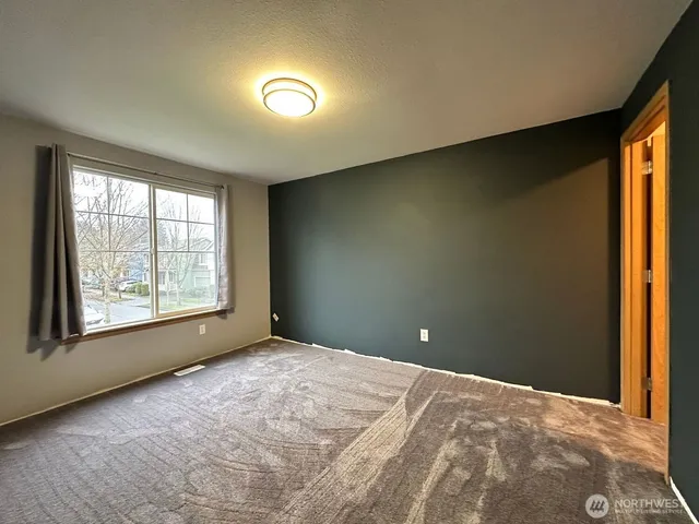 a view of empty room with window