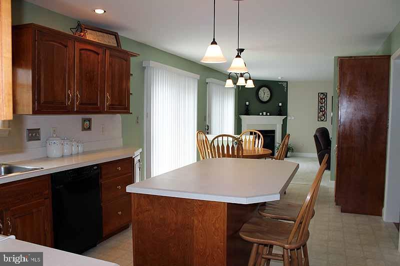 2489 Raleigh Drive Lancaster, PA 17601 - Photo 3 of 28 Gallery Image 3