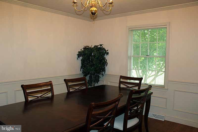 2489 Raleigh Drive Lancaster, PA 17601 - Photo 5 of 28 Gallery Image 5