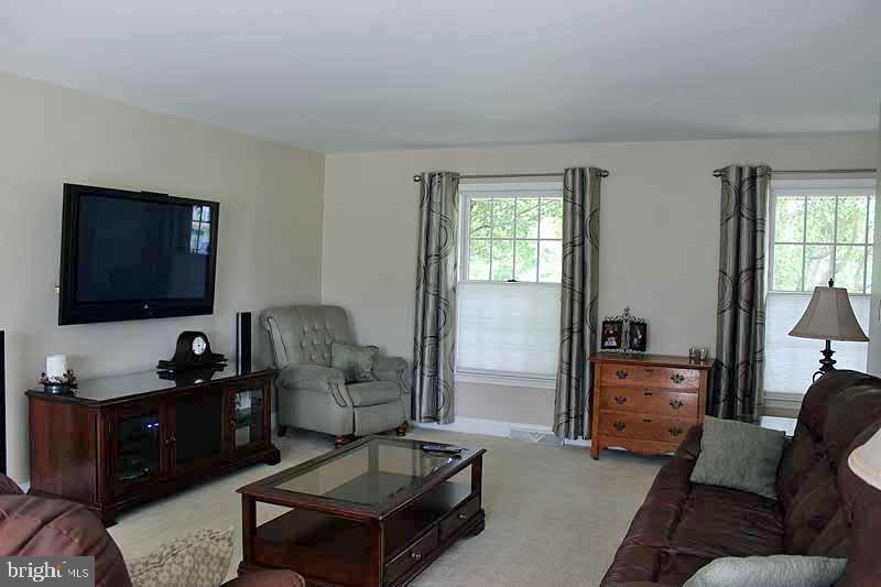 2489 Raleigh Drive Lancaster, PA 17601 - Photo 8 of 28 Gallery Image 8