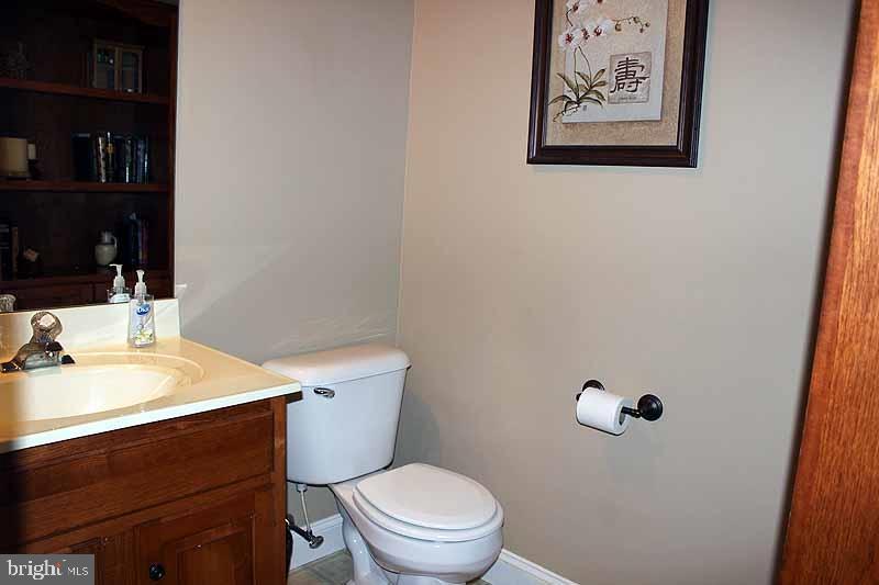 2489 Raleigh Drive Lancaster, PA 17601 - Photo 10 of 28 Gallery Image 10