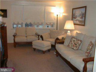 106 Alnus Place Philadelphia, PA 19116 - Photo 2 of 6 Gallery Image 2