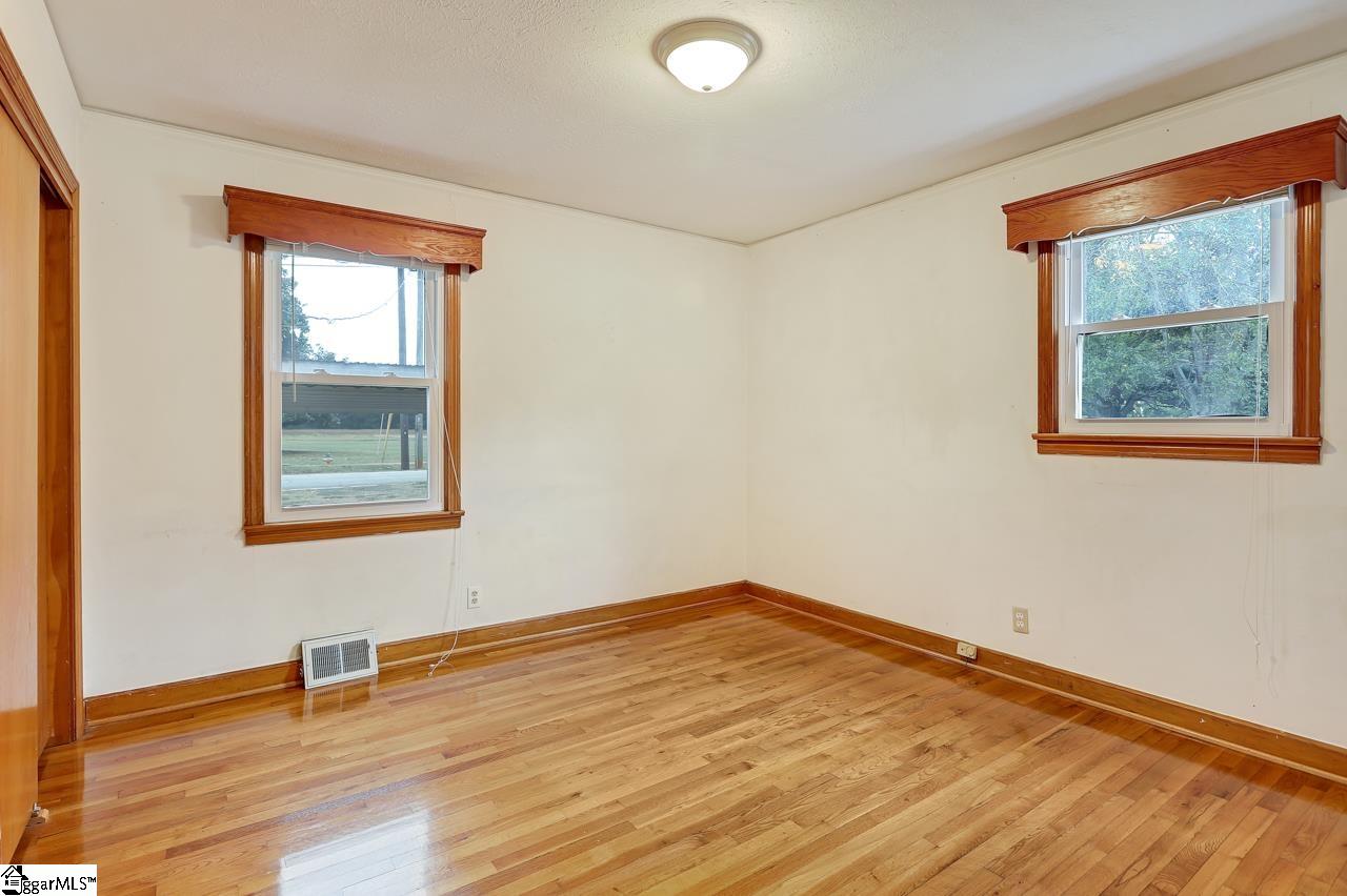 218 W Road Greer, SC 29650 - Photo 18 of 34