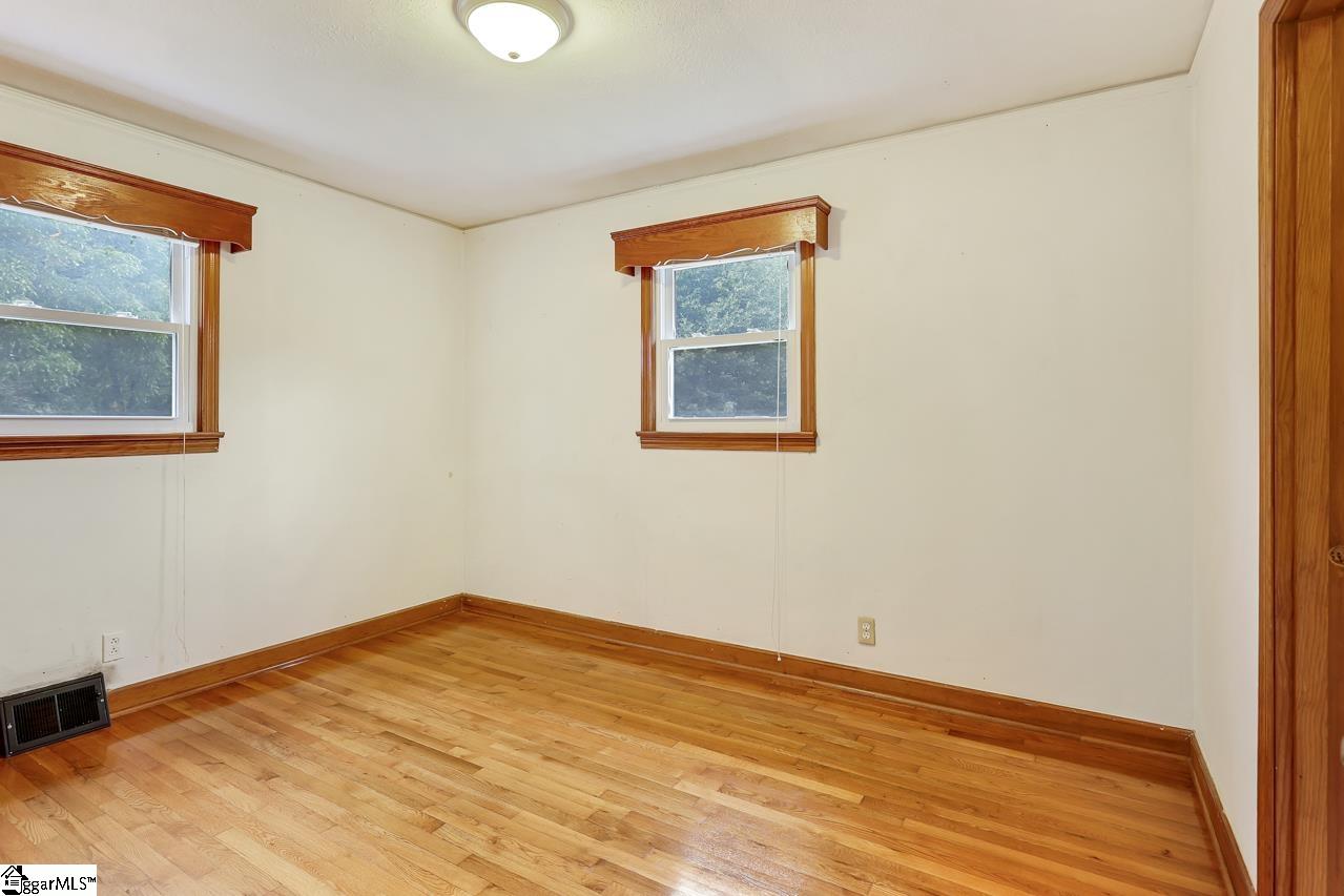 218 W Road Greer, SC 29650 - Photo 20 of 34