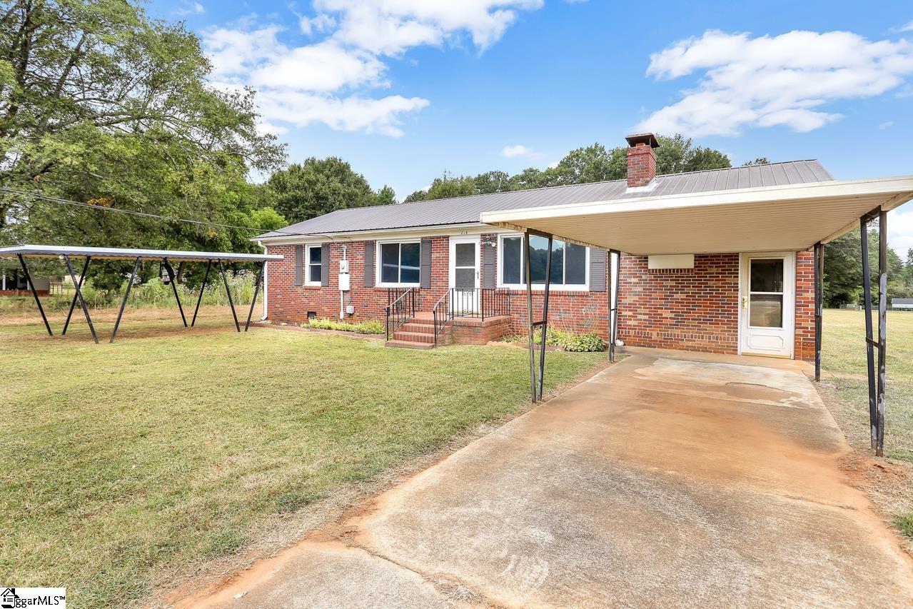 218 W Road Greer, SC 29650 - Photo 2 of 34