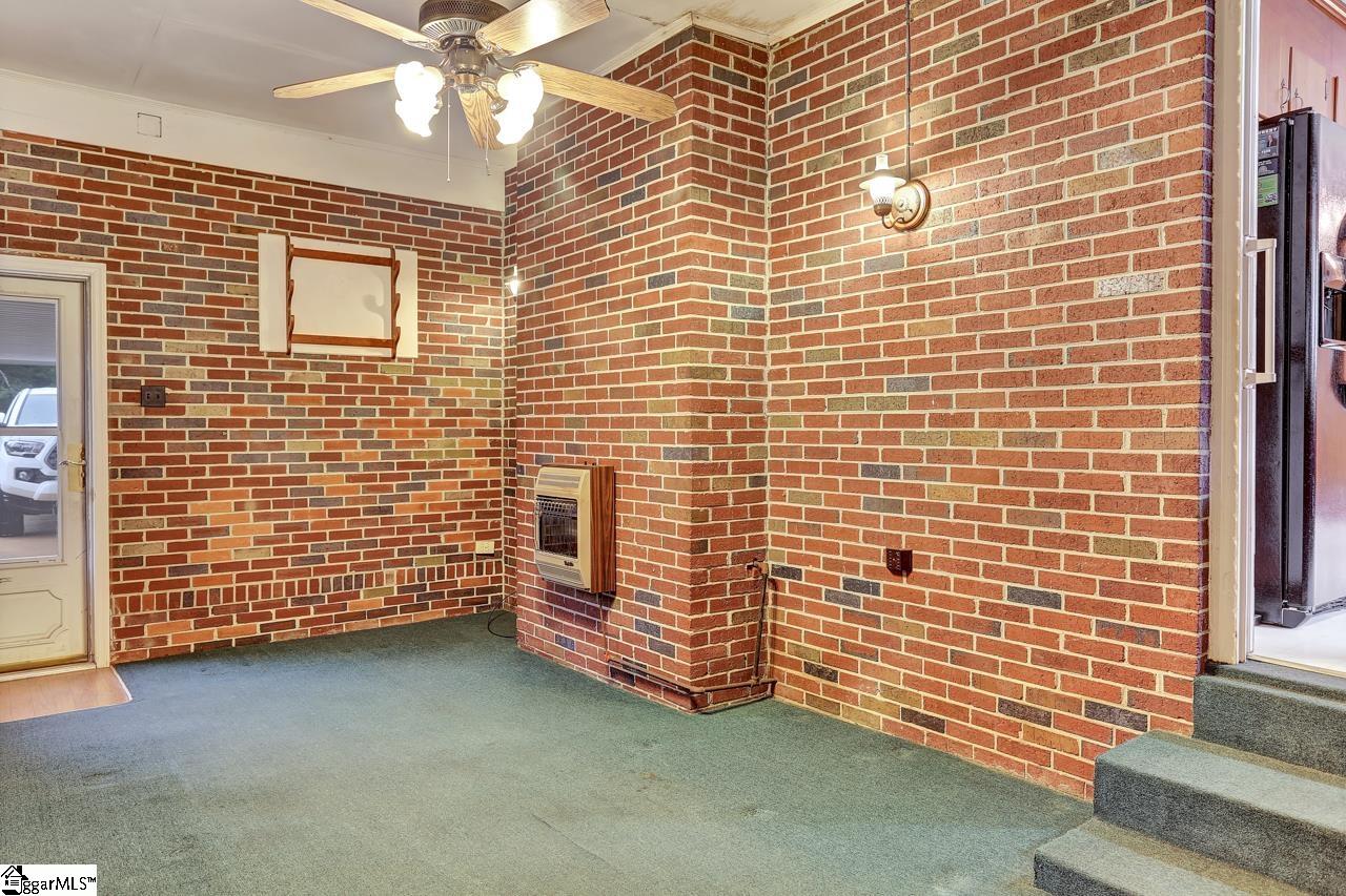 218 W Road Greer, SC 29650 - Photo 23 of 34