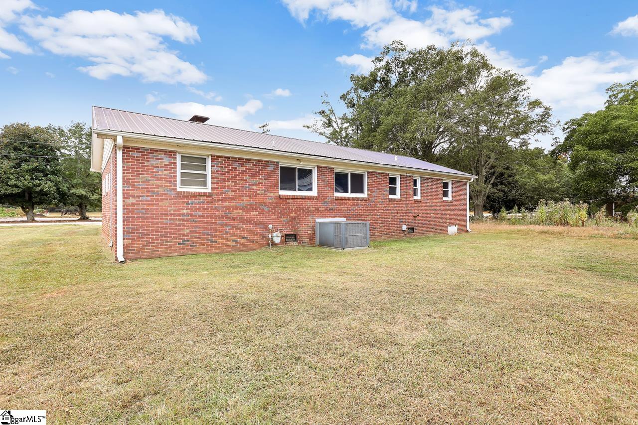 218 W Road Greer, SC 29650 - Photo 26 of 34