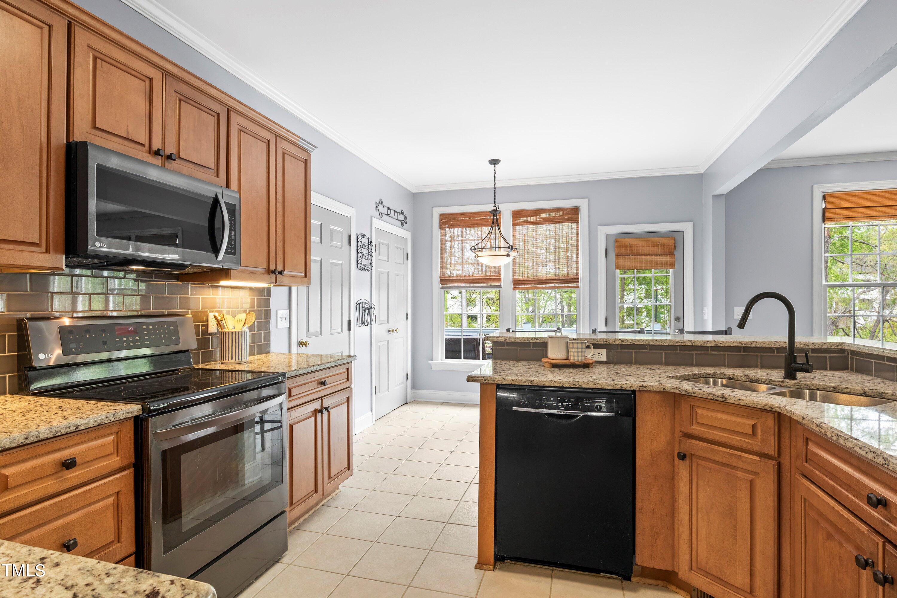 600 Deacon Ridge Street Wake Forest, NC 27587 - Photo 17 of 43 29-20240410600 Deacon Ridge St_0030_fina