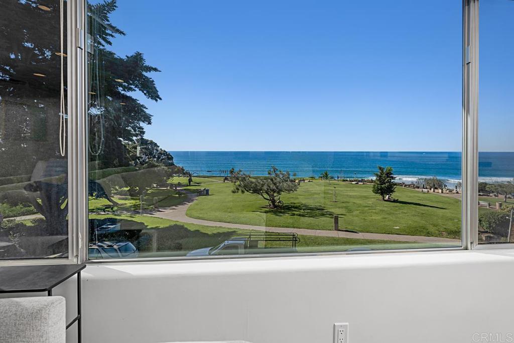 155 15th Street Del Mar, CA 92014 - Photo 13 of 34