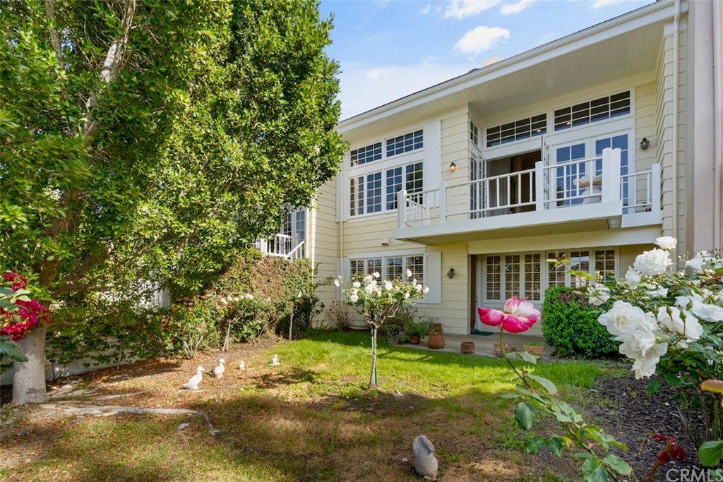 2256 The Terrace Los Angeles, CA 90049 - Photo 21 of 28