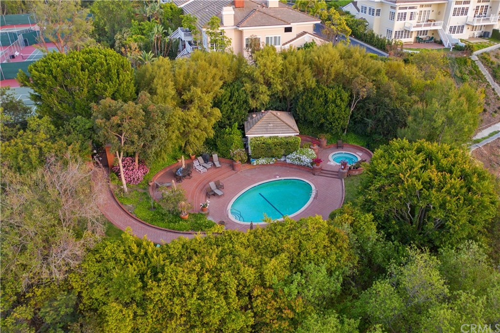 2256 The Terrace Los Angeles, CA 90049 - Photo 24 of 28