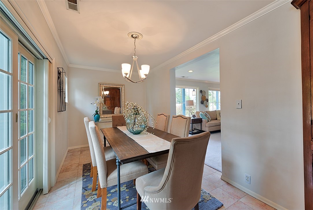 7216 Soundview Drive Edmonds, WA 98026 - Photo 4 of 18 Gallery Image 4