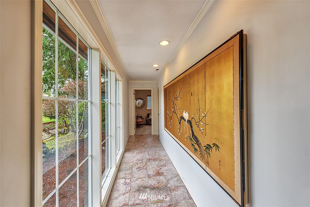 7216 Soundview Drive Edmonds, WA 98026 - Photo 8 of 18 Gallery Image 8