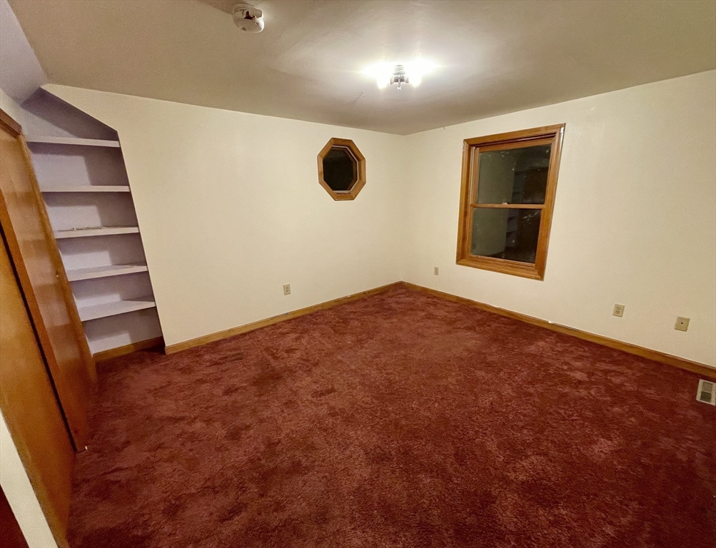 30 Landy Avenue Northampton, MA 01062 - Photo 22 of 40 an empty room with windows
