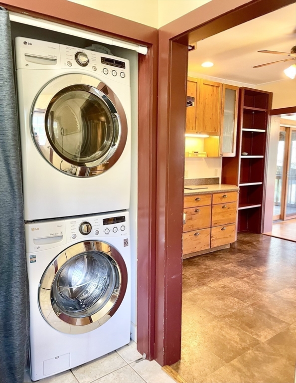 30 Landy Avenue Northampton, MA 01062 - Photo 25 of 40 a view of a bedroom with washing machine