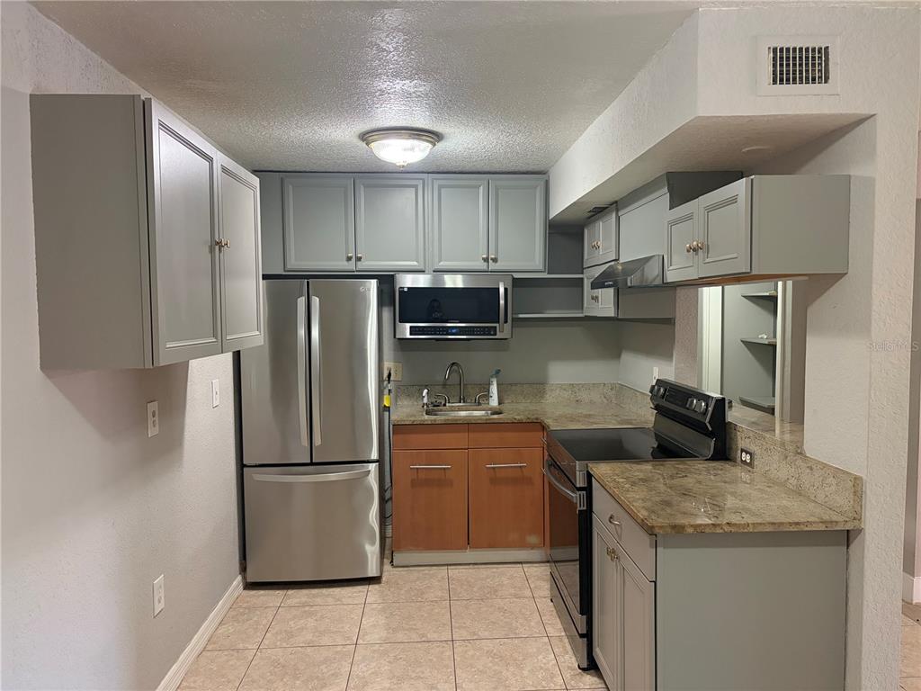 910 Lake Destiny Road, Unit B Altamonte Springs, FL 32714 - Photo 4 of 27