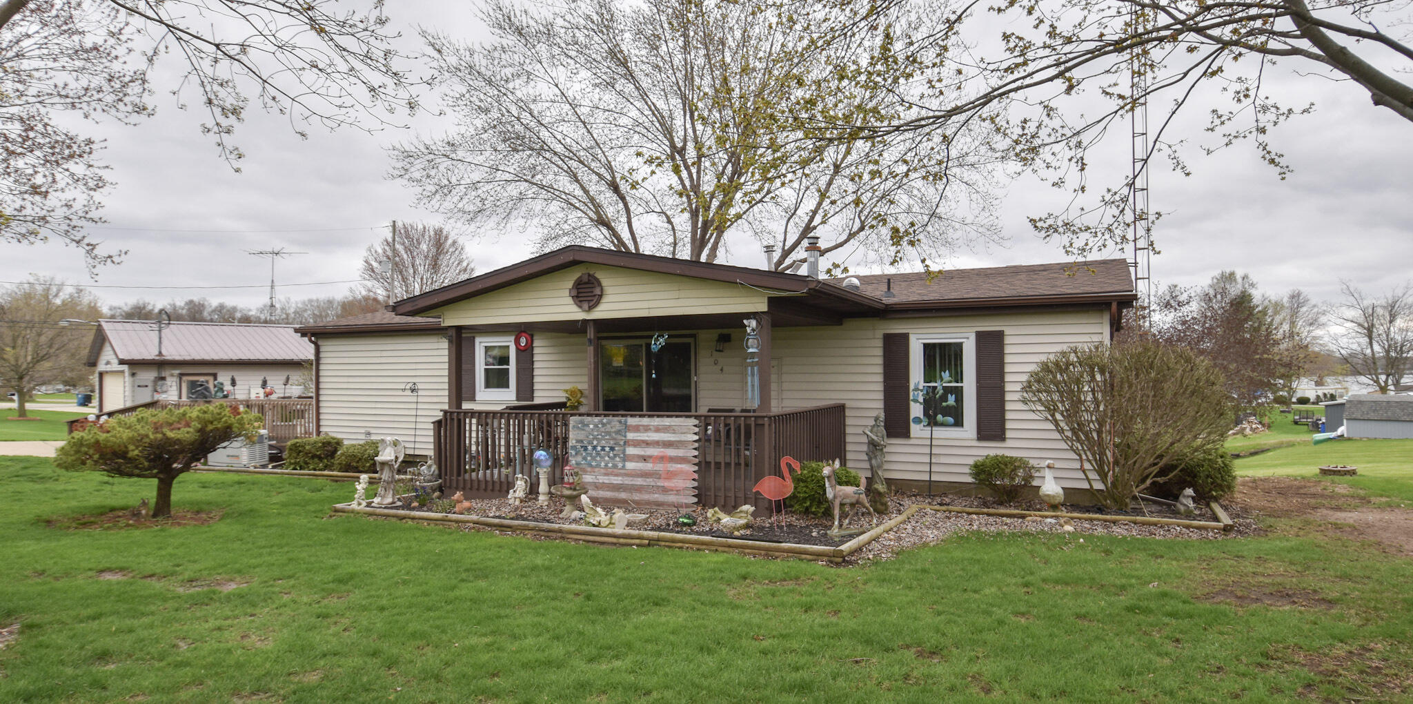 104 Wright Road Quincy, MI 49082 - Photo 2 of 33 DSC_0072