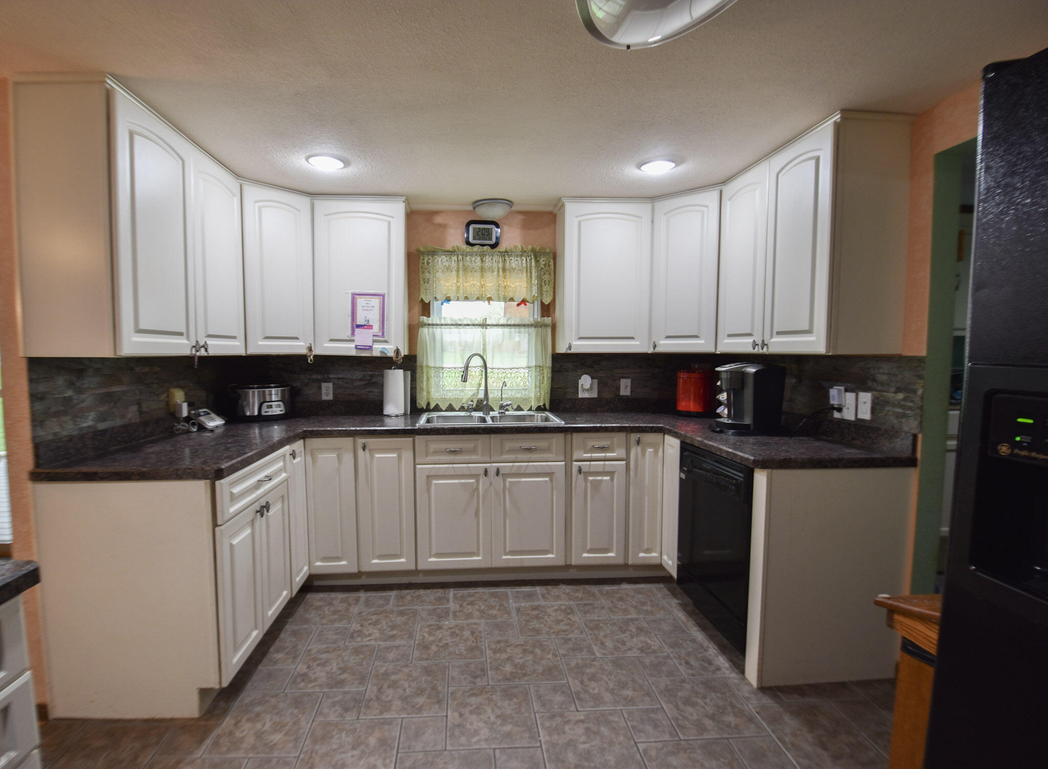 104 Wright Road Quincy, MI 49082 - Photo 9 of 33 DSC_0136