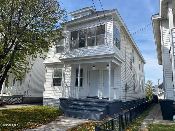 $1,800 | 1755 Avenue B, Schenectady, NY 12308