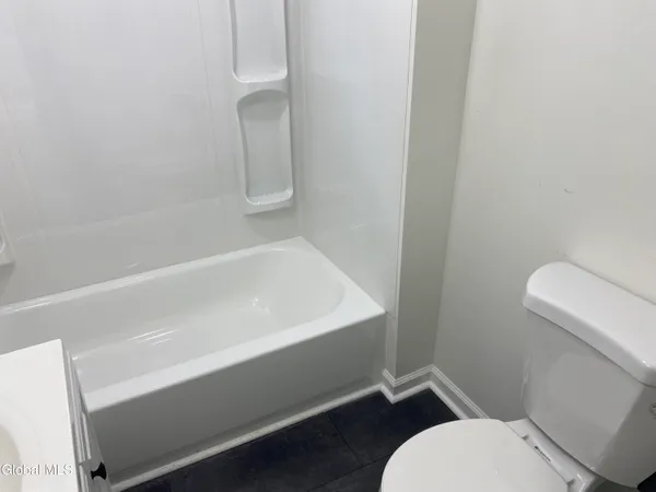 $1,800 | 1755 Avenue B, Schenectady, NY 12308