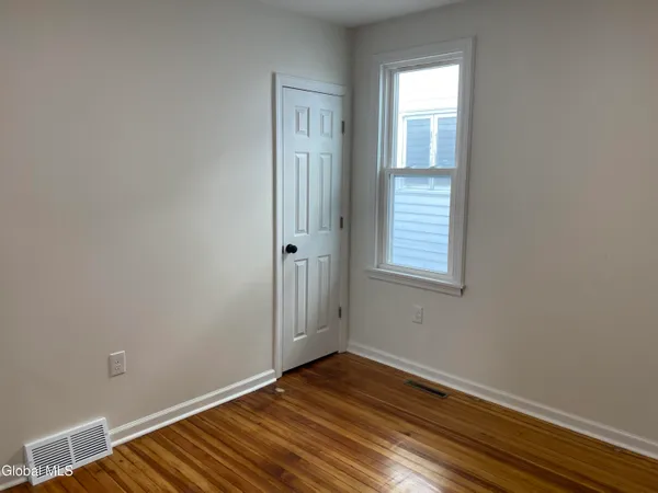 $1,800 | 1755 Avenue B, Schenectady, NY 12308