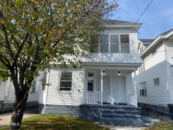$1,800 | 1755 Avenue B, Schenectady, NY 12308