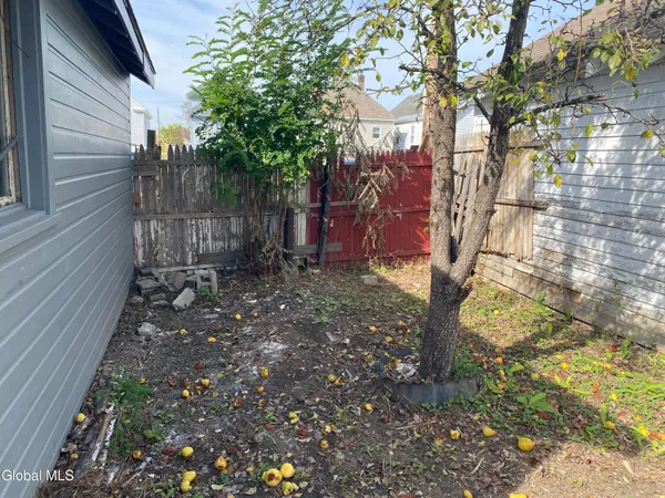 $1,800 | 1755 Avenue B, Schenectady, NY 12308