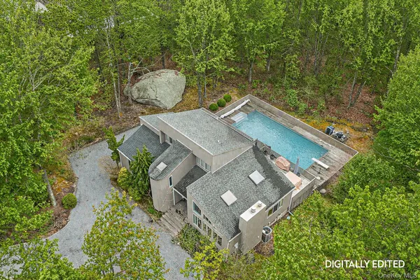 $2,595,000 | 76 Island View Drive West, Sag Harbor, NY 11963