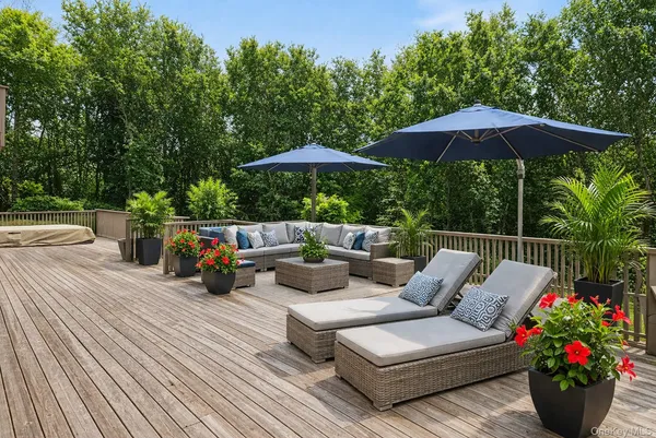 $2,595,000 | 76 Island View Drive West, Sag Harbor, NY 11963