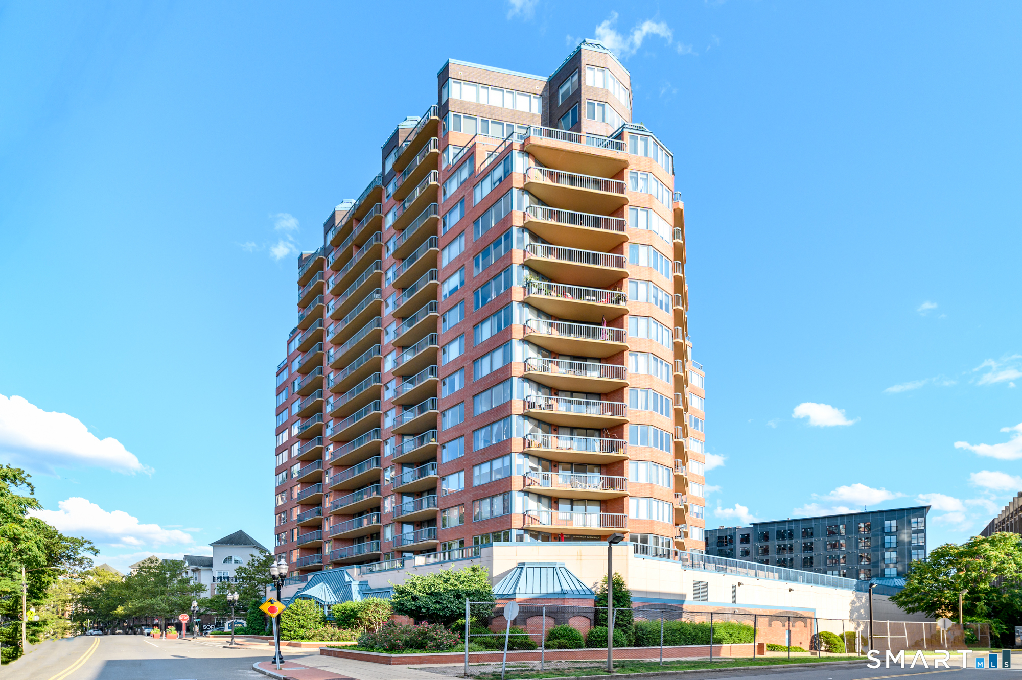 25 Forest Street, Unit 4F Stamford, CT 06901 - Photo 1 of 33