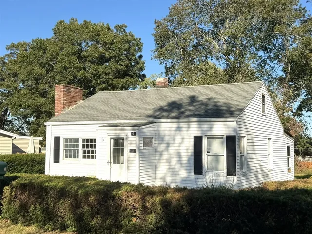 $2,200 | 5 Lucie Avenue, East Freetown, MA 02717