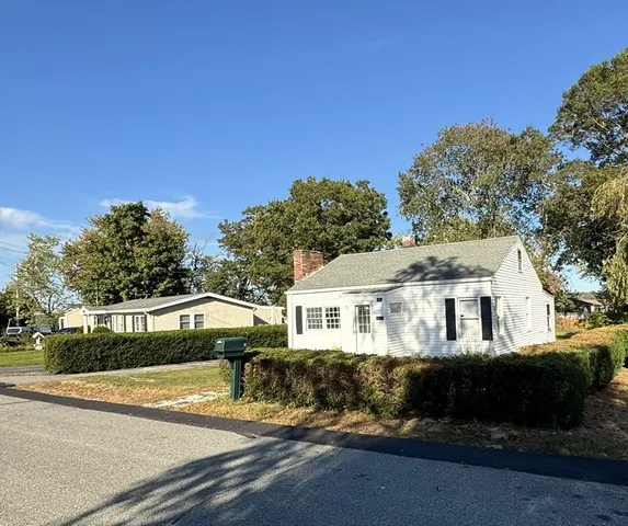 $2,200 | 5 Lucie Avenue, East Freetown, MA 02717