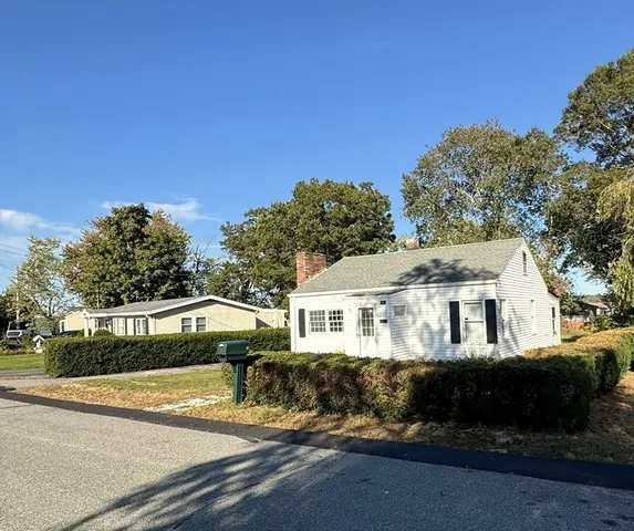 $2,200 | 5 Lucie Avenue, East Freetown, MA 02717