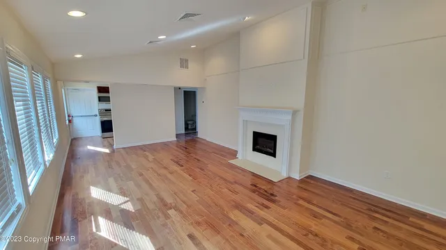 $1,560 | 115 Imperial Drive, Unit 201, East Stroudsburg, PA 18302